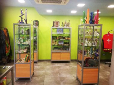 Sativa headshop inside