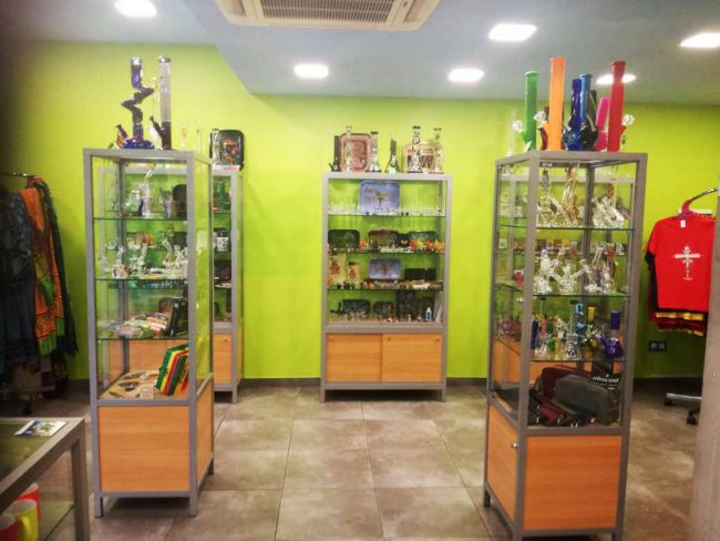 Sativa headshop inside