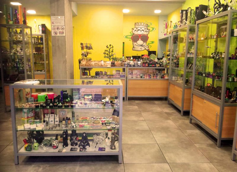 inderior of sativa headshop